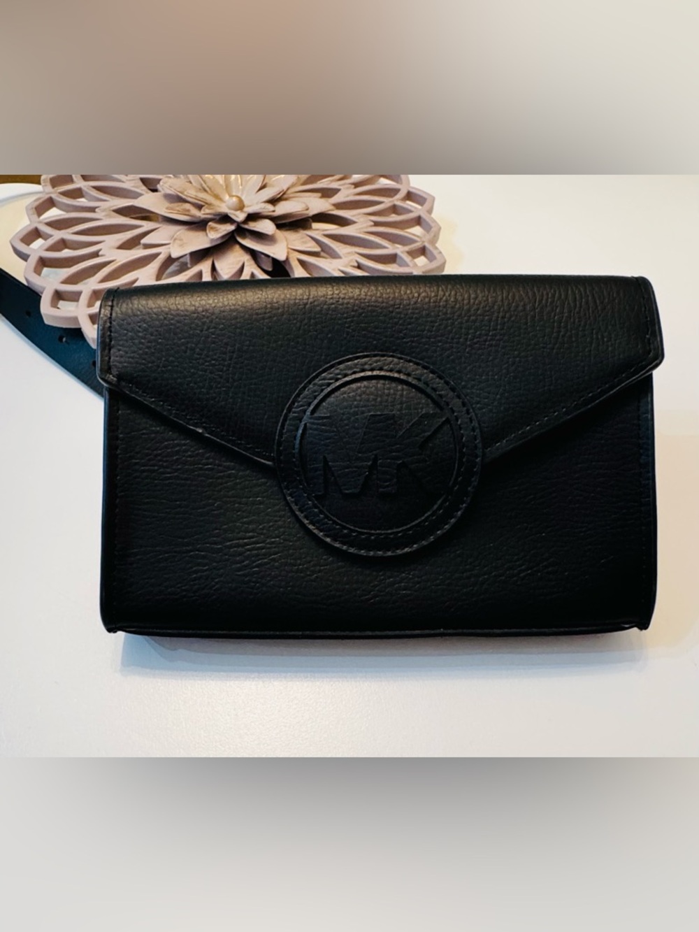 Michael Kors Black Leather S/M belt with Pouch - Picture 2 of 9